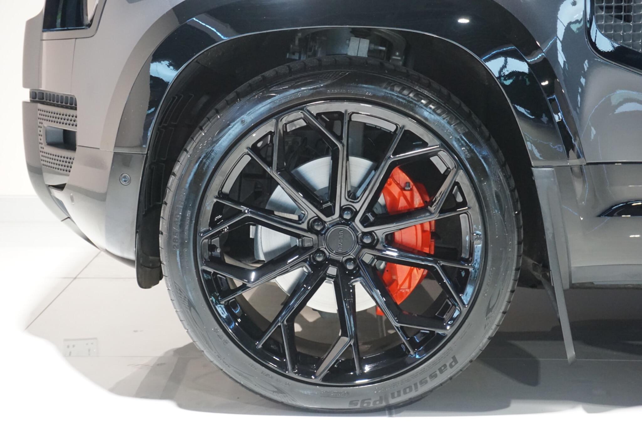 Land Rover Defender 110 3.0 D300 MHEV X-Dynamic HSE SUV 5dr Diesel Auto 4WD Euro 6 (s/s) (300 ps)